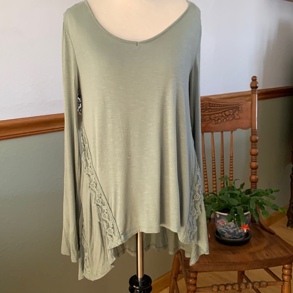 Francesca's Collections Tops - Francesca’s Sage Green Lace & Crocheted Long Sleeve Tunic Top Medium